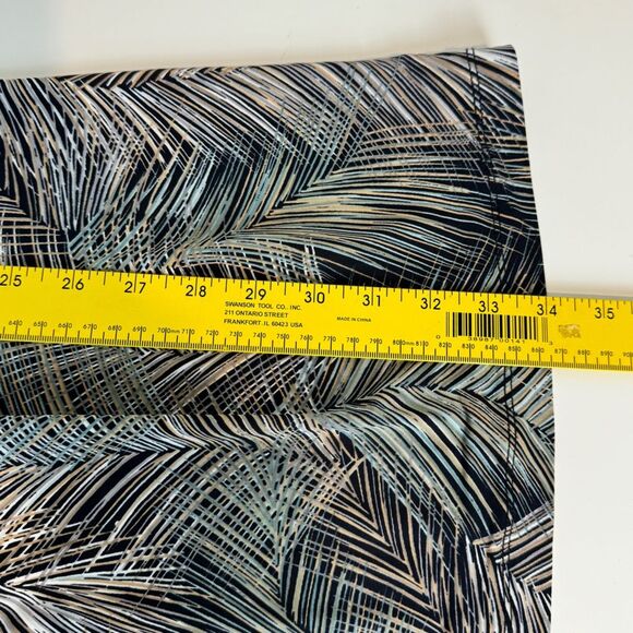 BCBGMaxAzria Feather Print Slinky Knit Short Sleeve V-Neck Dress XS - Picture 4 of 9